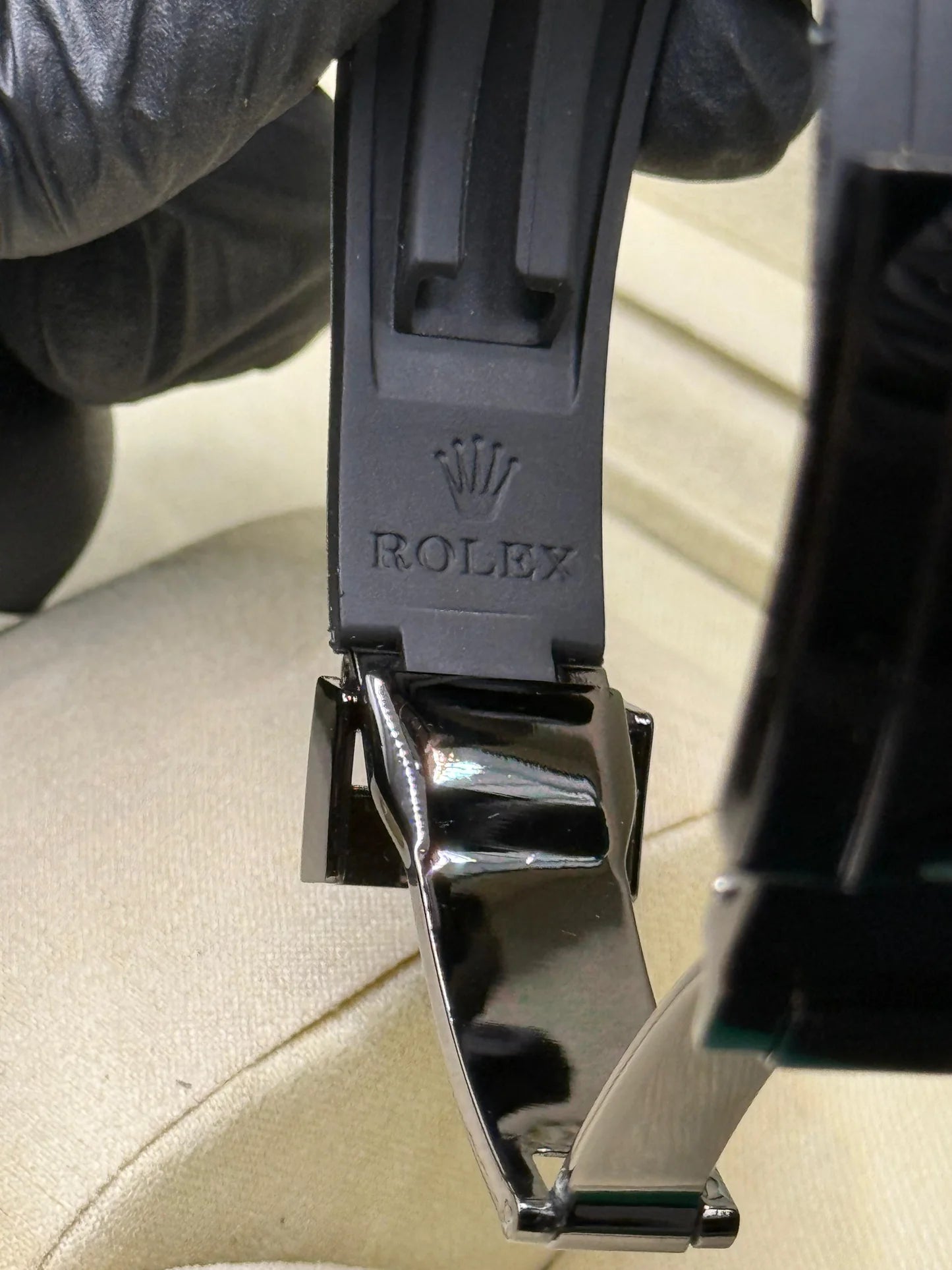 Rolex submariner strap with rotating black dial date just